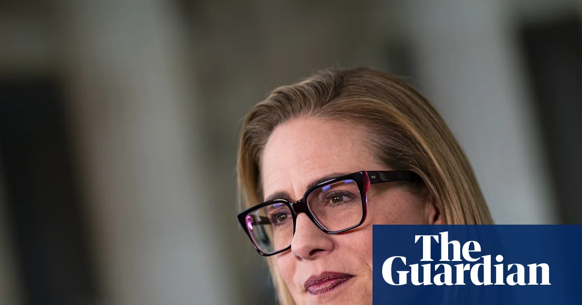 Kyrsten Sinema diz em processos judiciais que teve um relacionamento ‘romântico’ com o guarda | Kyrsten Cinema