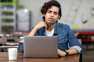 Esta semana em golpes: armadilhas de pesquisa de IA, uma violação de Fintech e uma agitação de US$ 12 milhões no Louvre