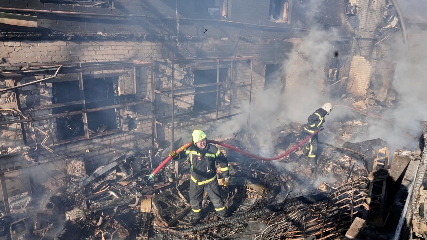 Ataque russo na região de Kyiv mata 4 e fere 15: NPR